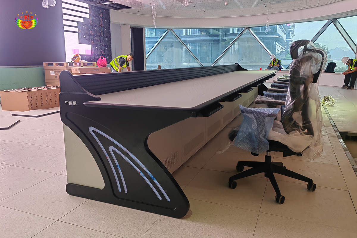 专业监控操作台图片